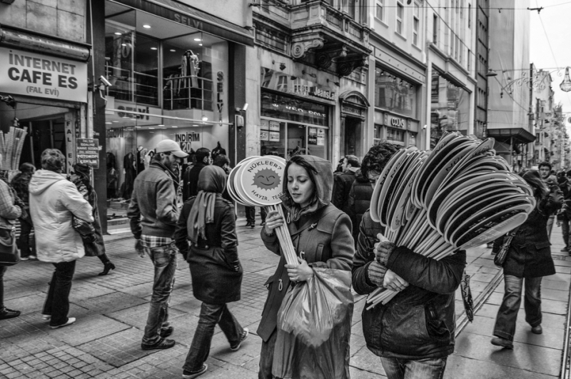 Door de Turkse AK Partij georganiseerde activiteiten op het Taksim plein in Istanbul vanwege Internationale Vrouwendag in aanwezigheid van de Burgemeester van Beyoglu ( Istanbul )